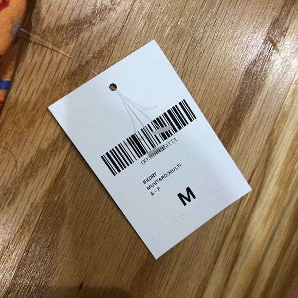 NWT Two Piece Floral Skirt-Blouse Set - Picture 6 of 7